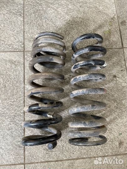 Задняя пружина Jaguar F-Pace X761 AJ126 2016