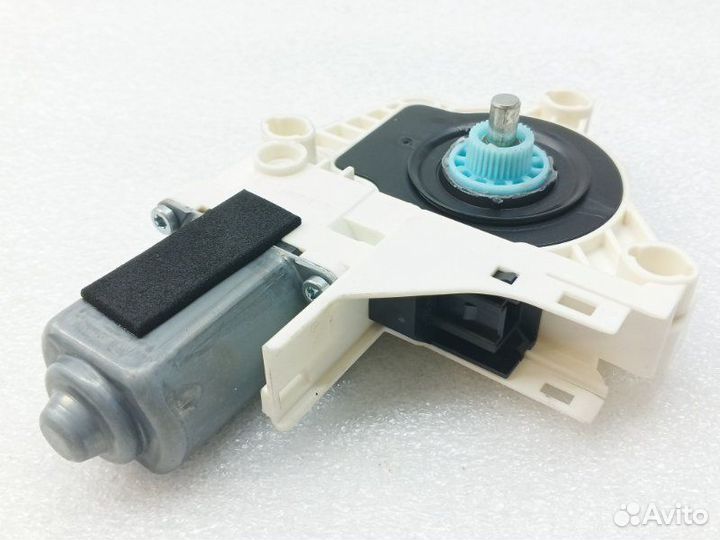 Моторчик стеклоподъемника задний правый Audi A6 C7