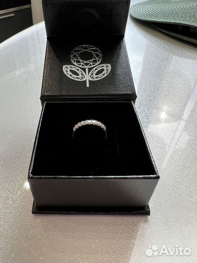 Кольцо белое золото с бриллиантами Эпл