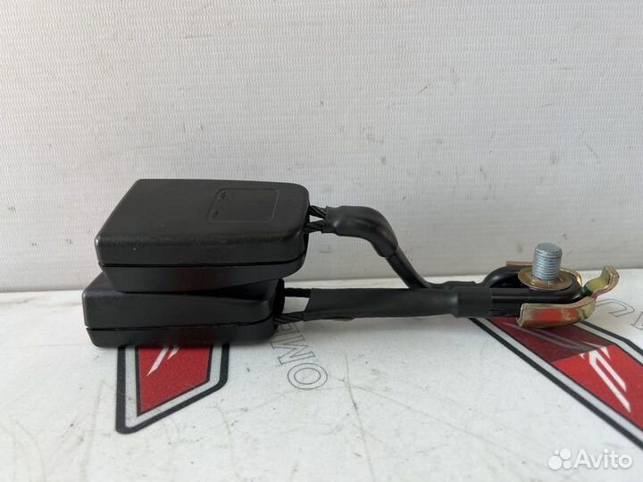 Ответная часть ремня задняя Мерседес W221