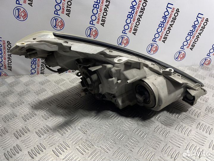 Фара правая Toyota Caldina T240