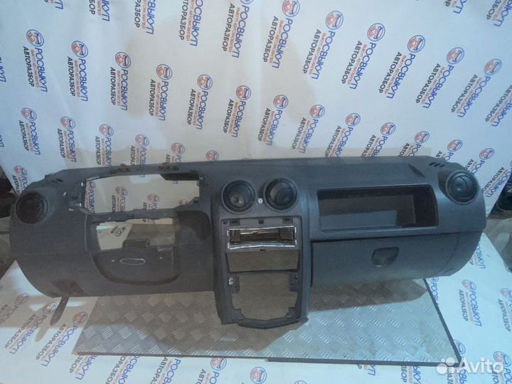 Торпедо Renault Logan 1