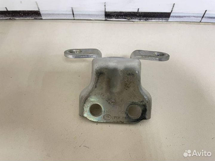 Петля двери передней правой нижняя Chevrolet Spark