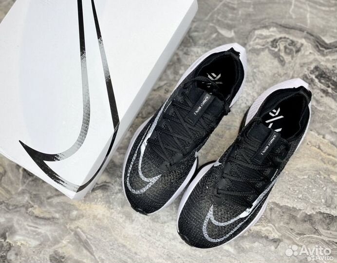 Кроссовки женские Nike 39