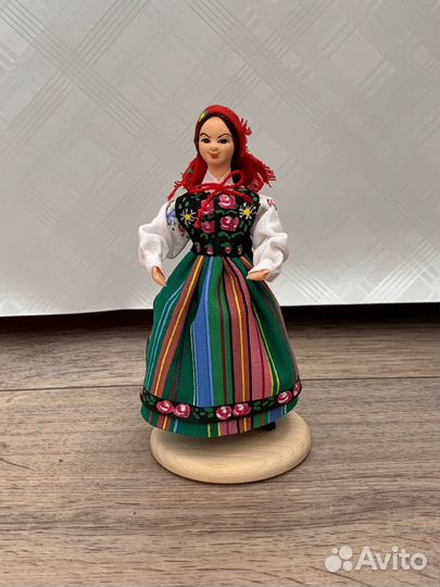 Сувенирная кукла в национальном костюме, Польша