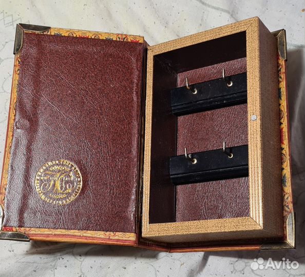 Ключница настенная