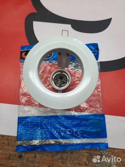 Светильник встраиваемый Акцент Wl-271 белый