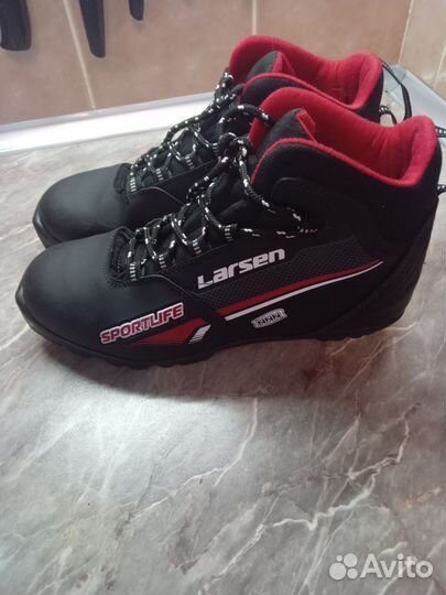 Лыжи беговые коньки лыжные палки ботинки от лыж