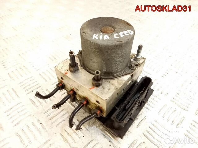 Блок ABS Kia Ceed 2007-2012 589201H650