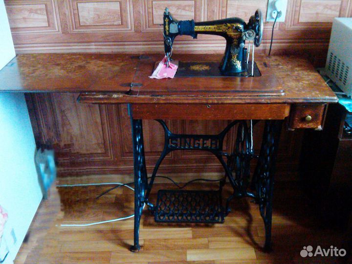 Швейная машина Singer