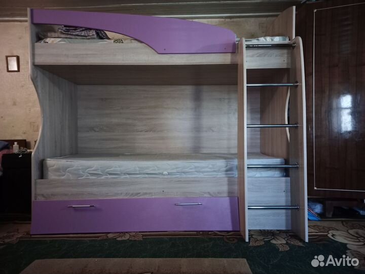 Двухъярусная кровать бу с матрасами