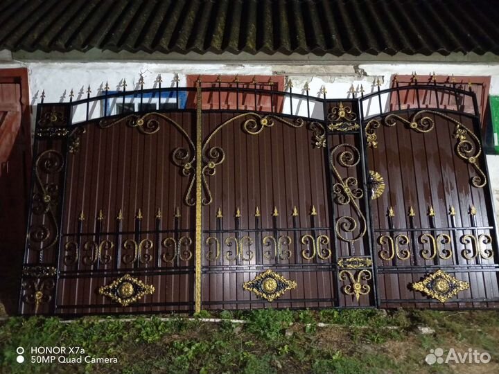 Ворота с калиткой распашные под заказ