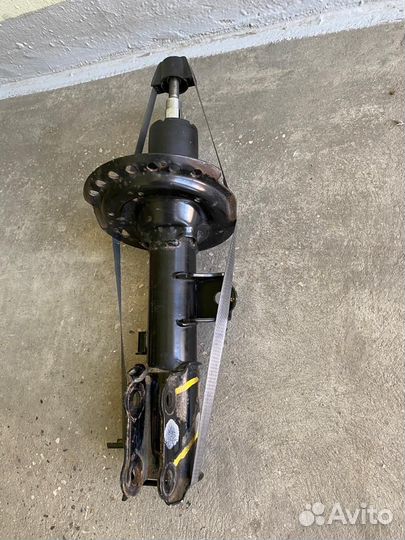 Стойка амортизатора hyundai Caution правая