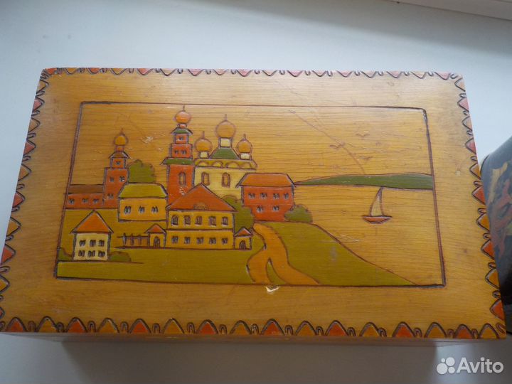 Шкатулки коробки времен СССР дерево бакелит белка