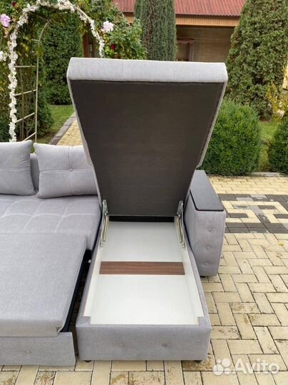 Кухонный угловой диван со спальным местом