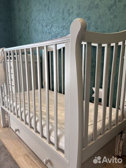 Детская кровать с маятником и ящиком Гандылян