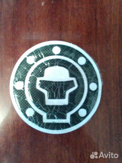 Продаю наклейку на крышку бака