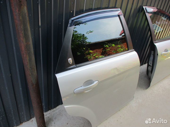 Задняя правая дверь Форд Фокус 2 (2008)