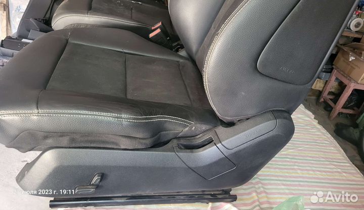 Передние сиденья Мерседес W212