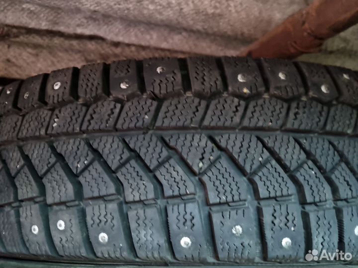 Viatti Brina Nordico V-522 175/70 R14 84T