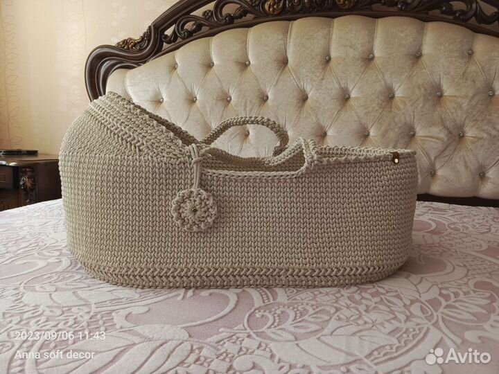 Вязаная люлька переноска