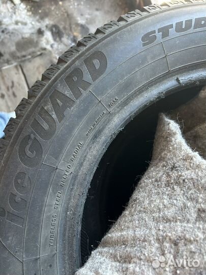 Yokohama Ice Guard IG55 215/60 R16