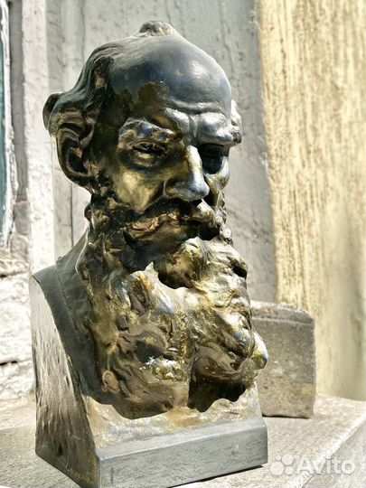 Бюст Лев Толстой