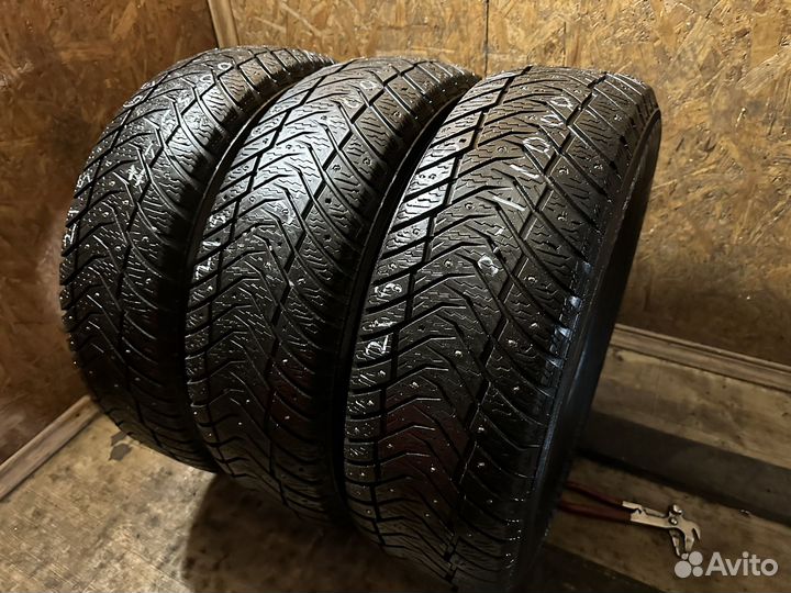 Yokohama Ice Guard IG65 215/65 R16 102T