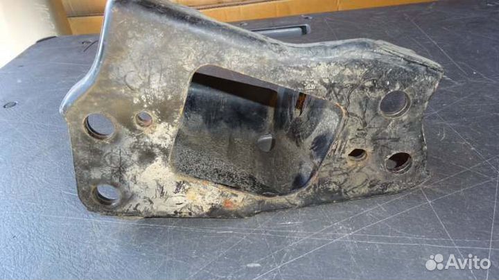 Крепление рычага заднее правое Nissan Avenir RW11