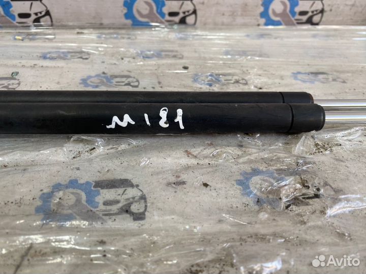 Амортизатор Mitsubishi Carisma хэтчбек F9Q 2001