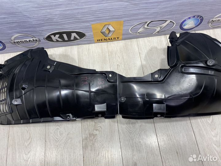 Подкрылок передний Nissan teana J33 Лев