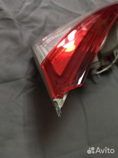 Фонарь задний внутренний правый Ford Focus III