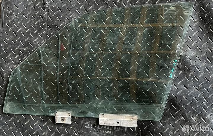 Стекло переднее левое BMW E34