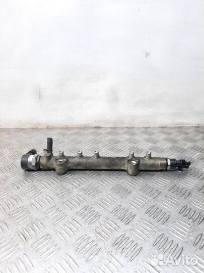 Регулятор давления топлива Toyota Yaris хэтчбэк