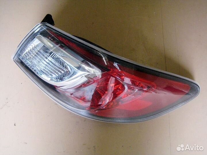 Фонарь задний правый внешний Мазда 3 BL Седан 9-13