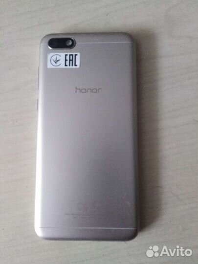 Телефон honor 7а