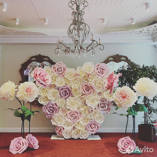 Фотозона Сердце из роз