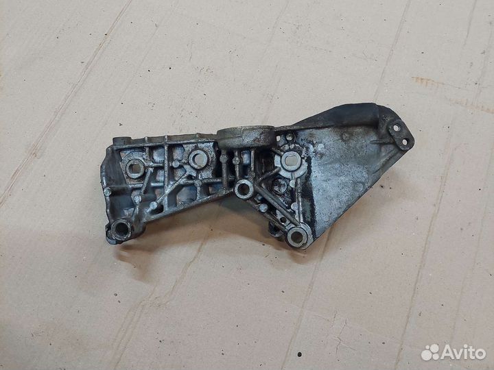 Кронштейн генератора Renault Megane 2 K4M