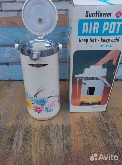 Термос с помпой новый