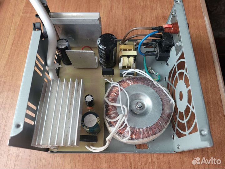 Блок питания для радиоприемника, радиостанции