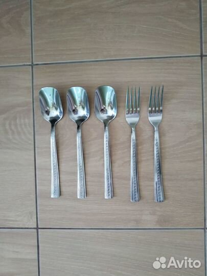 Вилки столовые, ложки салатные 