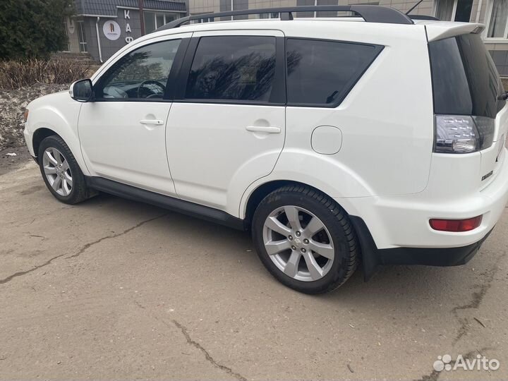 Mitsubishi Outlander 2.4 CVT, 2011, 265 000 км