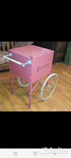 Сундук на колесах, США, ретро