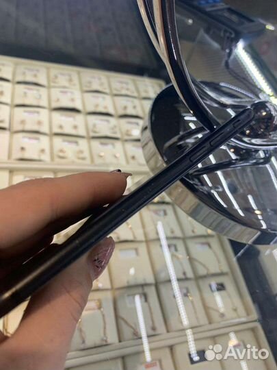 Телефон iPhone 7 128gb