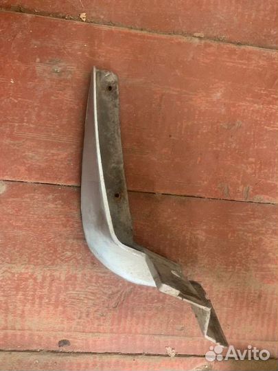 Брызговик передний левый Maxima A33