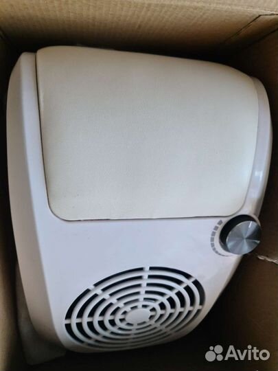 Лампа и пылесос для маникюра