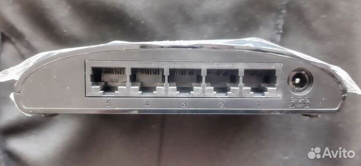 Коммутатор D-Link DES-1005D