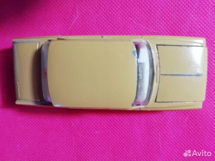 Модель Москвич 408, медпомощь. 1:43. СССР