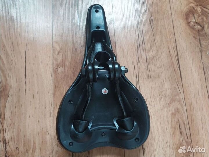 Седло для шоссейного велосипеда