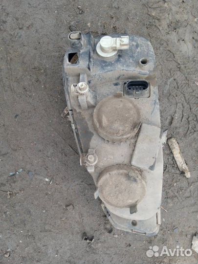 Фара галогеновая передняя правая LADA Kalina